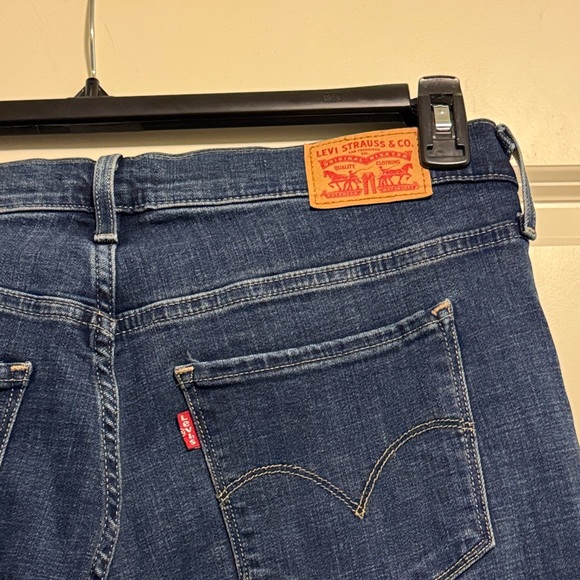 Levi's Women's Skinny Jeans in Deep Blue - Picture 5 of 9